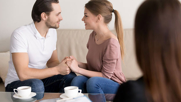 در جلسات مشاورۀ قبل از ازدواج چه اتفاقی می‌افتد؟