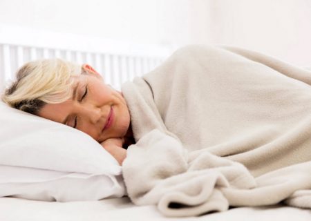 چقدر خواب از سن میانسالگی به بعد کافی است؟